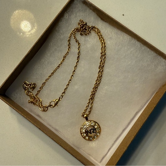 Nina Ricci necklace - Picture 2 of 3